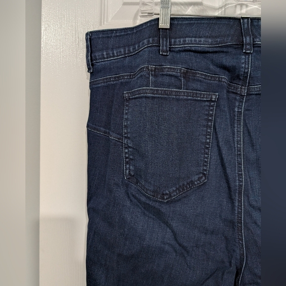 Torrid Dark Wash Bombshell Flare High-Rise Jean in Size 24 S (Short) - Picture 9 of 15